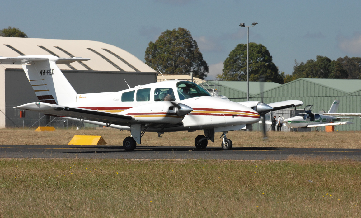 Beechcraft Duchess taxiing at Bathurst