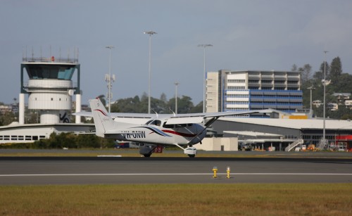 Cessna 172R on the runway at Gold Coast Airport.