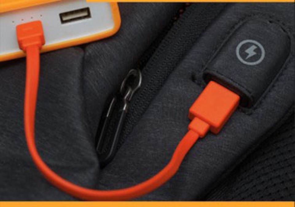 Flying with smart luggage social media post